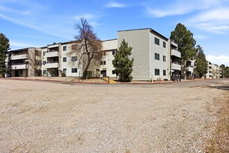 Building Photo - 6530 Delmonico Dr