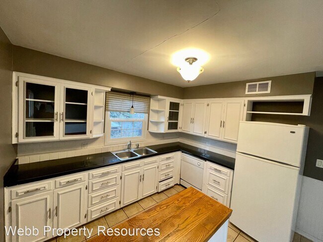 Building Photo - 2 br, 1 bath House - 610 NW 10th Street
