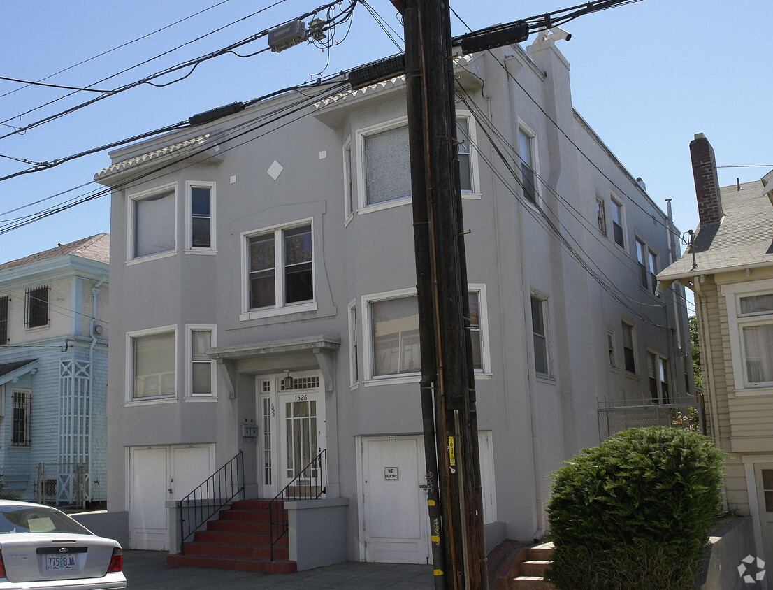 Building Photo - 1526 3rd Ave