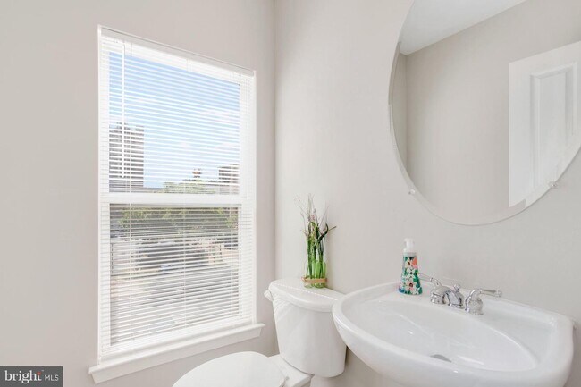 Foto del edificio - 1219 V St NW