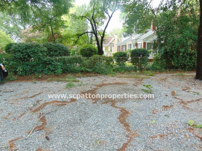 Foto del edificio - Rosewood Triplex