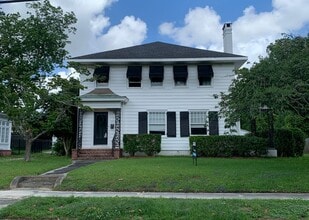 Building Photo - 23 Colonial Dr