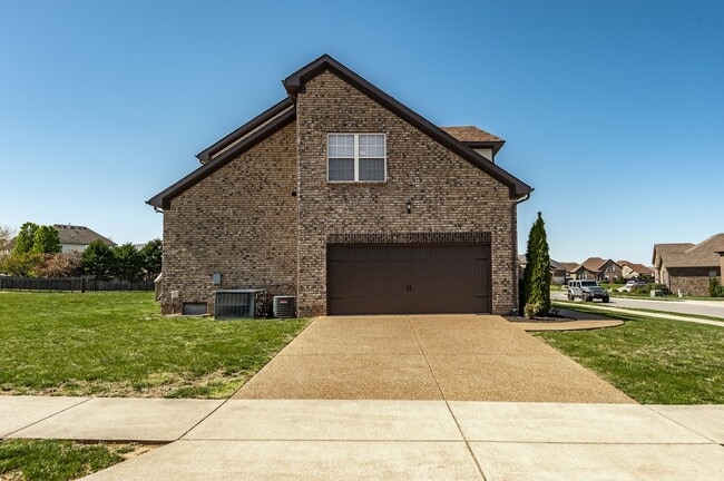 Building Photo - 107 Read Tavern Rd