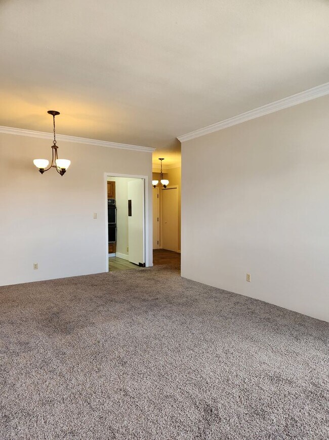 Foto del edificio - Condo in the heart of Downtown with Views! Parking Space!