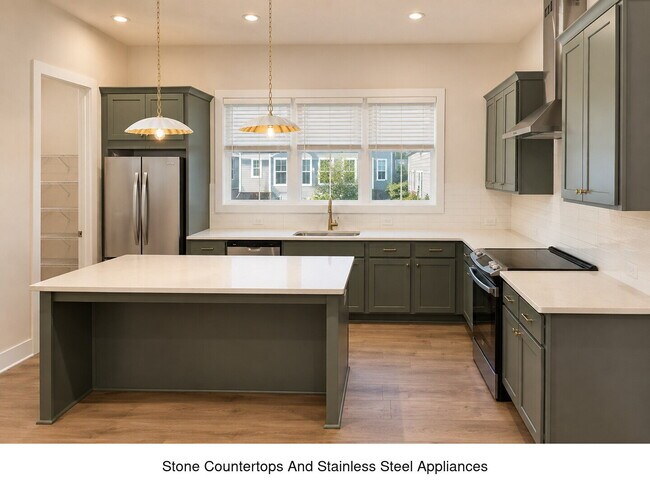 Foto del edificio - Your Alpharetta Retreat Awaits – Elegant Townhome Living with Resort Amenities