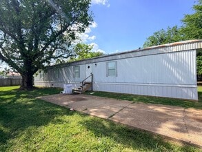 Building Photo - 5231 Clover Ln