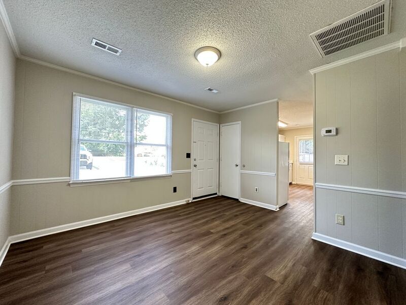 327 E Parker St Unit Apt B, Graham, NC 27253 Condo for Rent in Graham