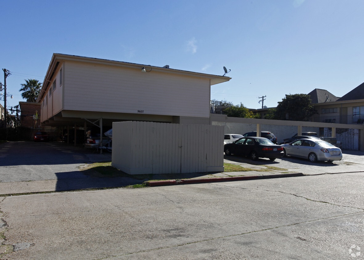 9607 Kapri Ln, Houston, TX 77025 Apartments in Houston, TX