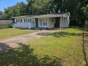 Building Photo - 2407 Medaris Rd NW