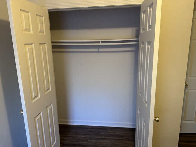 Foto del edificio - 3955 Ledbetter Dr