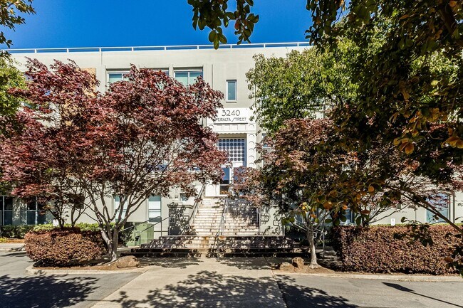 Foto del edificio - 2 Bedroom Condo Available In West Clawson Lofts!