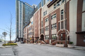 Building Photo - 178 N Harbor Dr