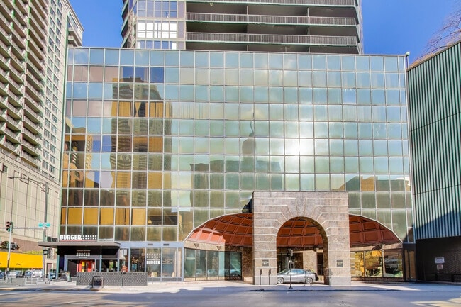 Building Photo - 10 E Ontario St