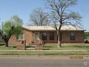 Building Photo - 2604 W 4th St