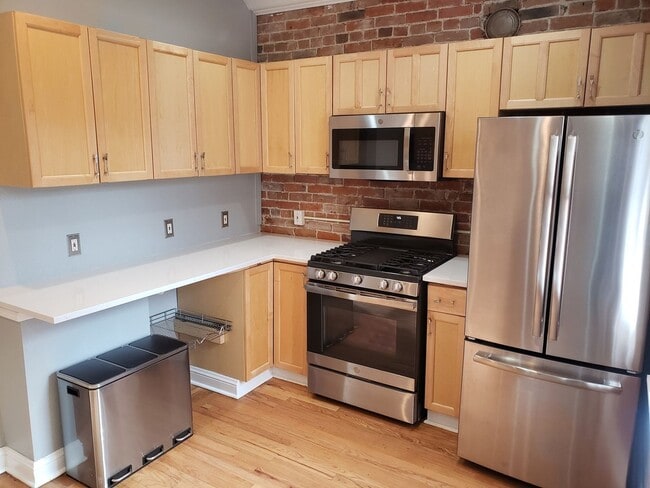 Building Photo - 2755 Lafayette St