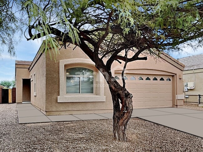Building Photo - 4013 E Shadow Branch Dr