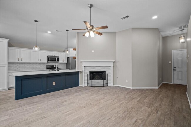 Building Photo - 105 Laurel Meadow Ct