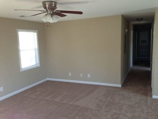 Building Photo - Four bed two bath ground floor all electric