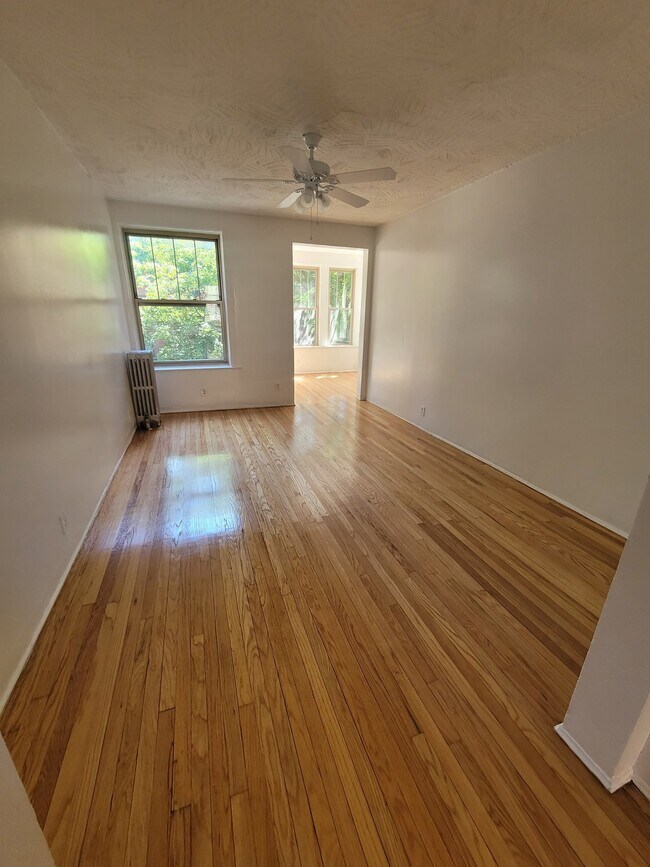 Building Photo - 6942 S Crandon Ave