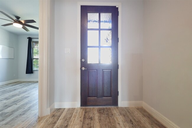 Foto del edificio - 317 Monument Hill Dr