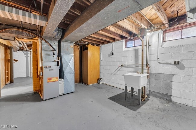 Building Photo - 3424 Fortune Ave