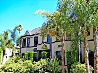 Building Photo - 5400 Carlton Way