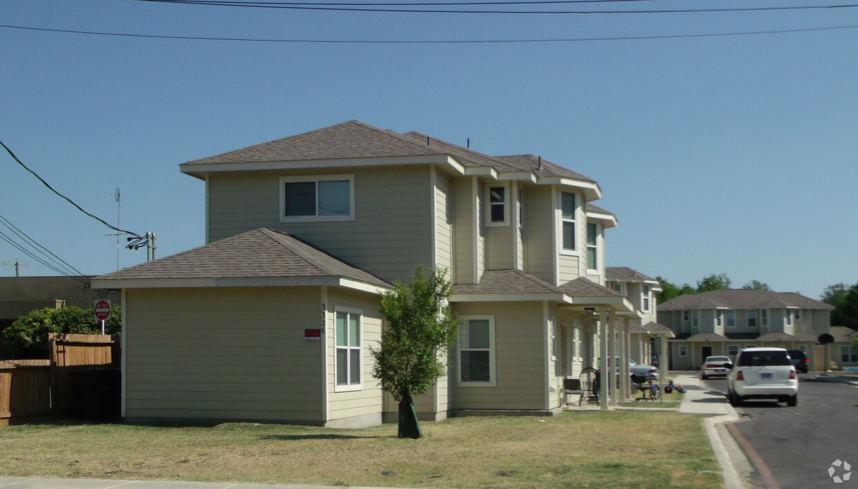 Building Photo - 3326 Weir Ave