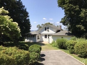 Building Photo - 209 1/2 Wilson Park Dr