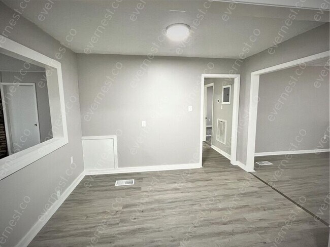 Foto del edificio - 445 Rockdale Dr