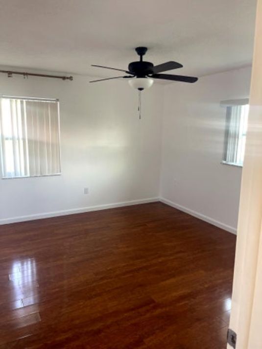 Foto del edificio - 22141 Aquila St