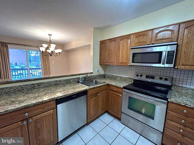 Building Photo - 3867 El Camino Pl