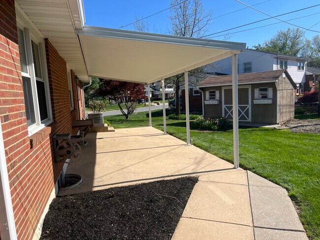 Foto del edificio - 2700 Barnsley Rd