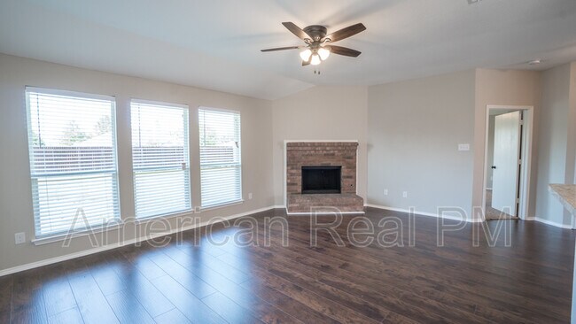 Foto del edificio - 1525 Vista Ridge Dr