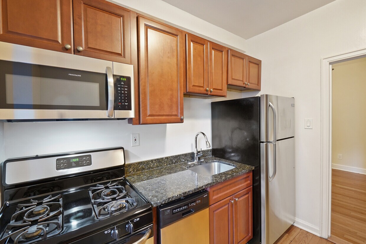 Foto principal - 10 S Ridgewood Rd