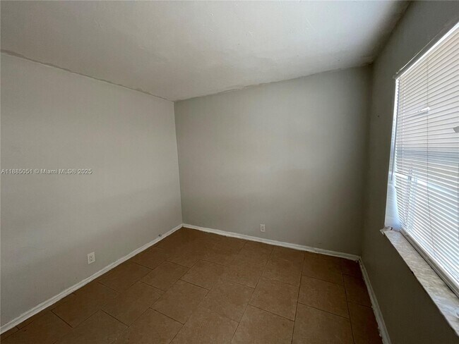 Foto del edificio - 801 N H St