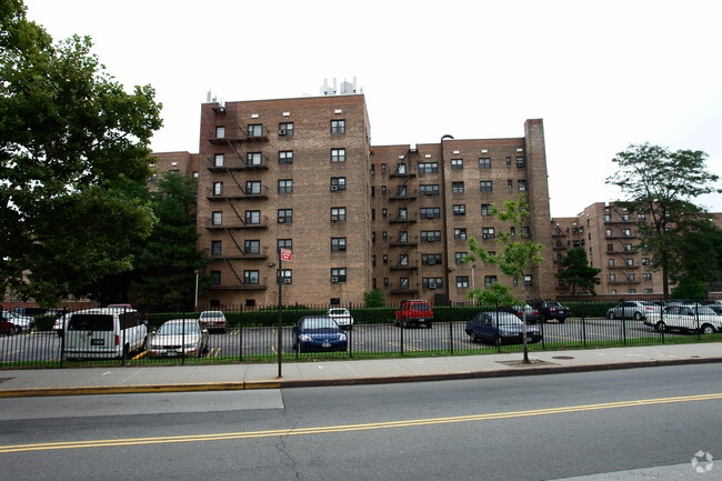 Foto del edificio - Linden Towers Coop