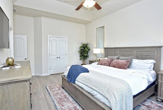 Building Photo - 11820 Pecangate Way