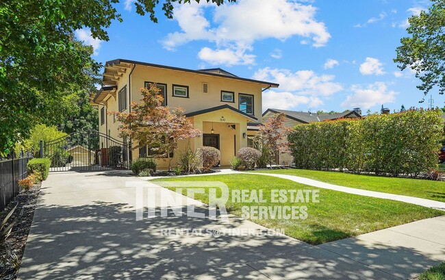 Building Photo - Craftsman Style East Sacramento Home