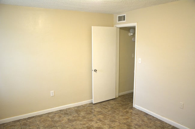 Foto del edificio - 2498 SW 17th Ave