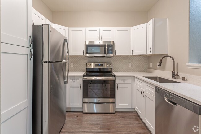 2HAB, 2BA - Cocina Reno - Legacy Fountain Plaza