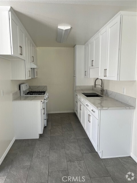 Building Photo - 7039 Remmet Ave