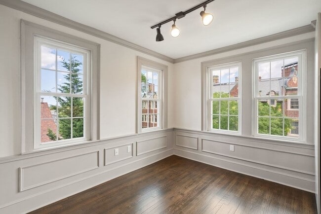 Building Photo - 39 Dana St