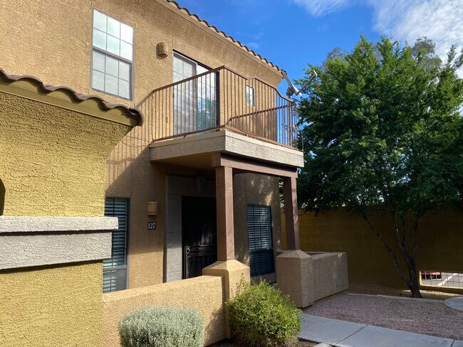 Front patio and balcony - 1702 E Bell Rd