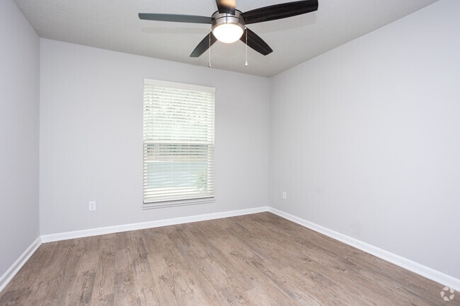 2BR, 2BA - 1,010SF - Second Bedroom - Club 34