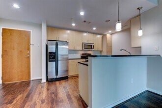 Building Photo - 5925 Almeda Rd