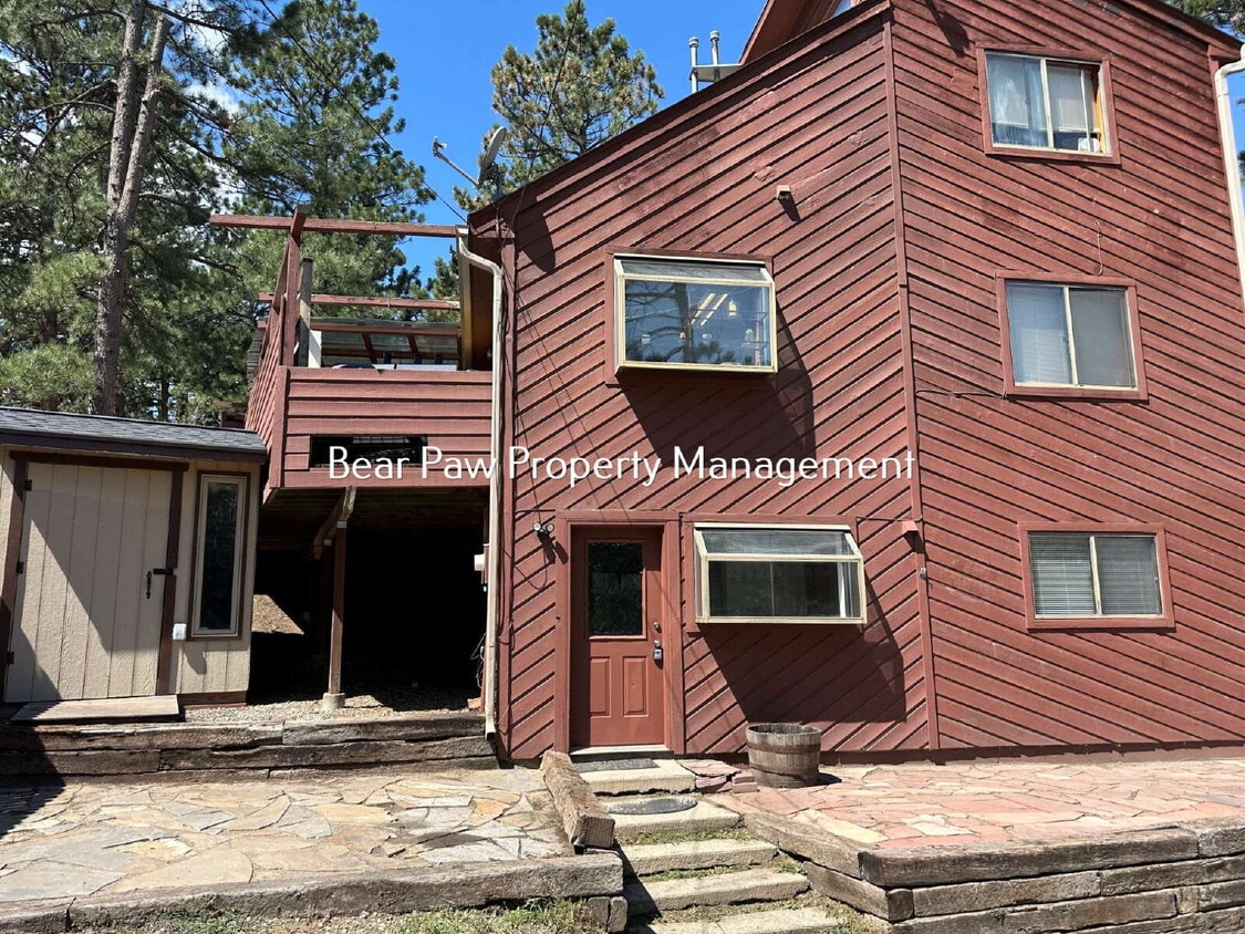 One Bedroom, plus Office Duplex in North Evergreen that includes Utilities! - One Bedroom, plus Office Duplex in North Evergreen that includes Utilities!