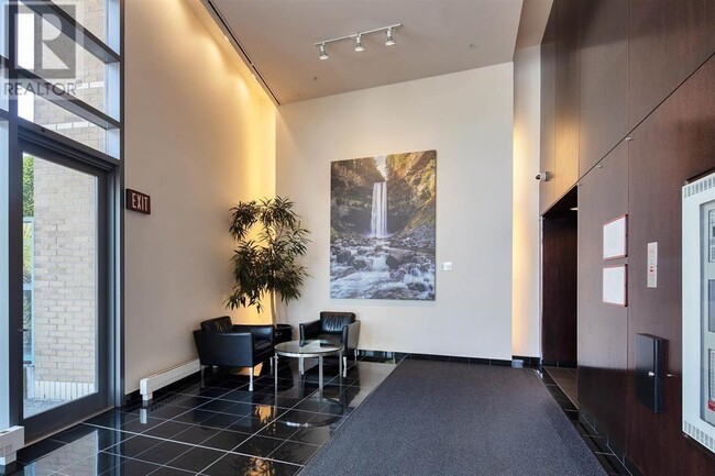 Building Photo - 1067 Marinaside Crescent
