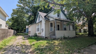 Building Photo - 653 Sumner St