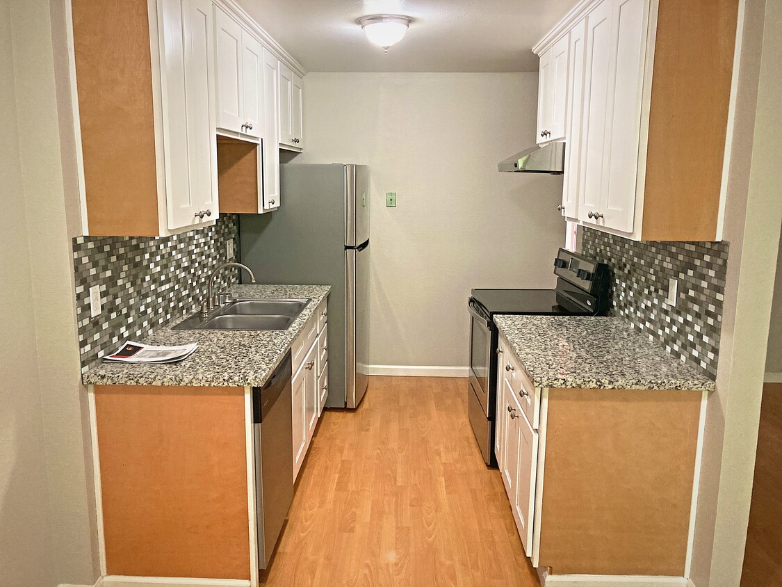 Primary Photo - 247 N Capitol Ave