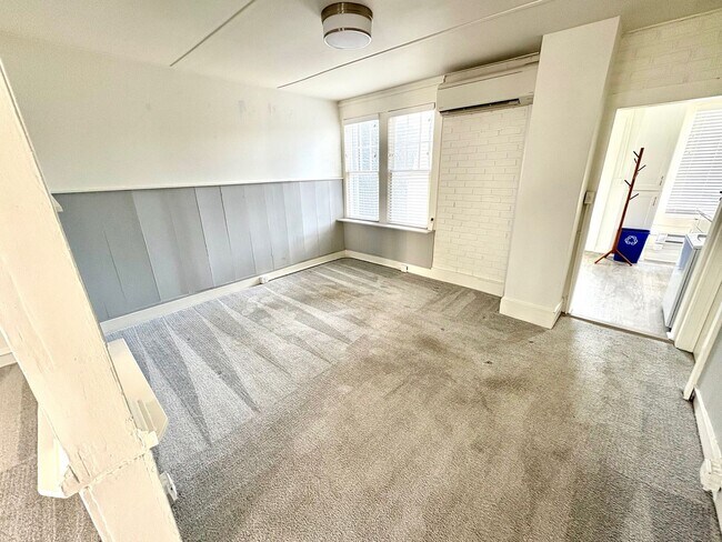 Building Photo - Historic Downtown Annapolis 2 bedroom charmer